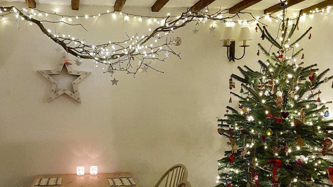 Hanging oak branch Christmas decoration